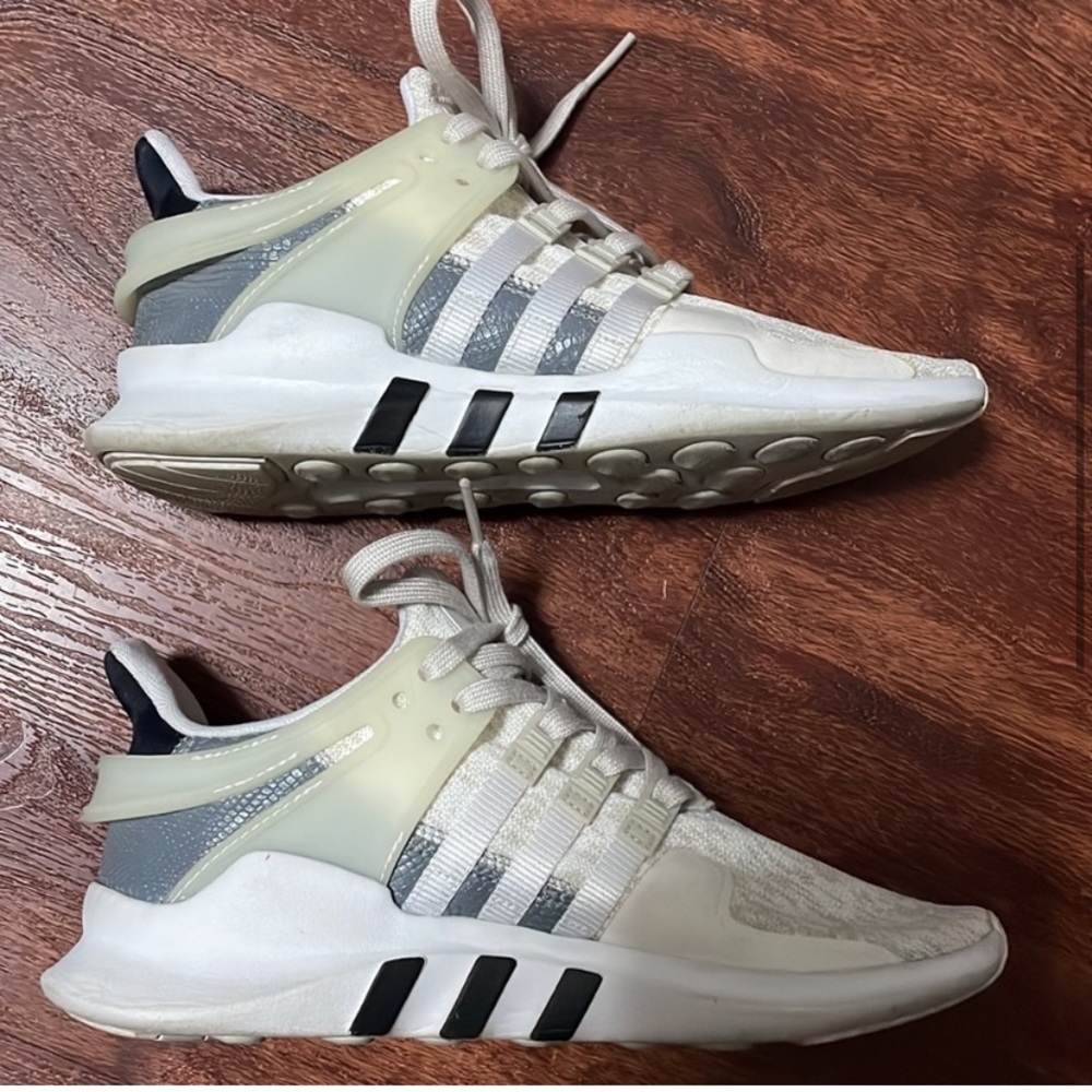 Adidas athletic tennis shoes